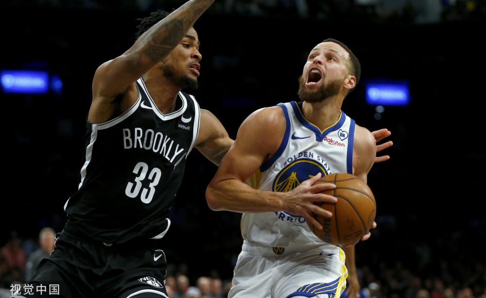 友们在场上 友们在场上