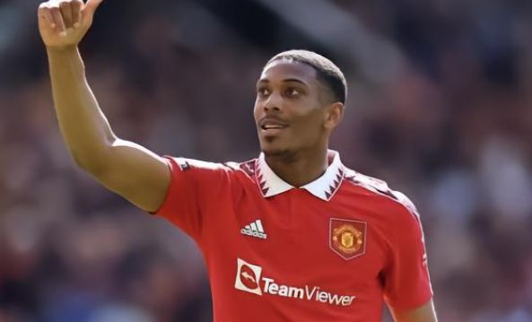 球的两队在 球的两队在